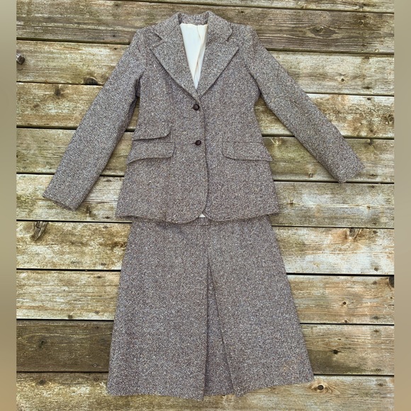 Vintique Tweed 24” Waist all Wool Lined Skirt and 2 button Pockets Jacket Suit - Picture 3 of 16